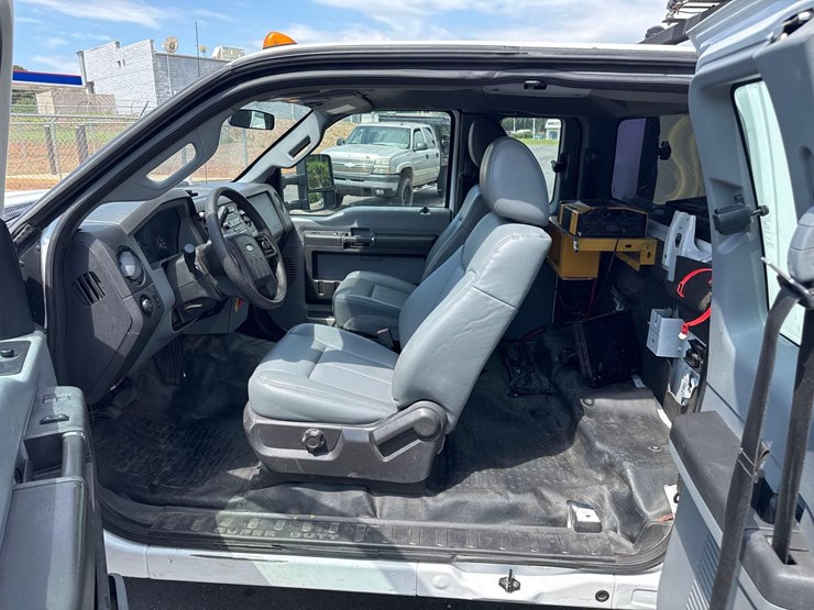 2015-ford-f350-image-16