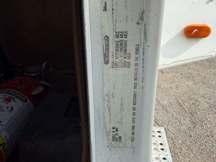 1989-freightliner-fld120-image-68