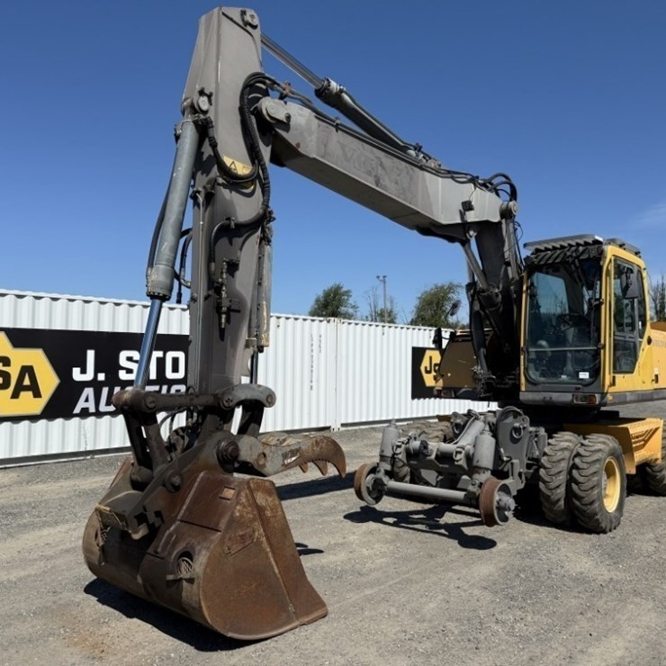 2004 VOLVO EW180B
