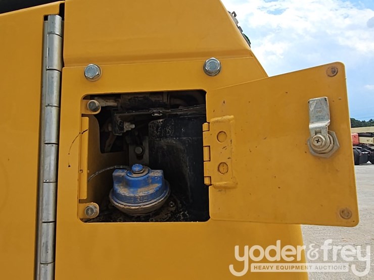 2019-deere-700k-image-18