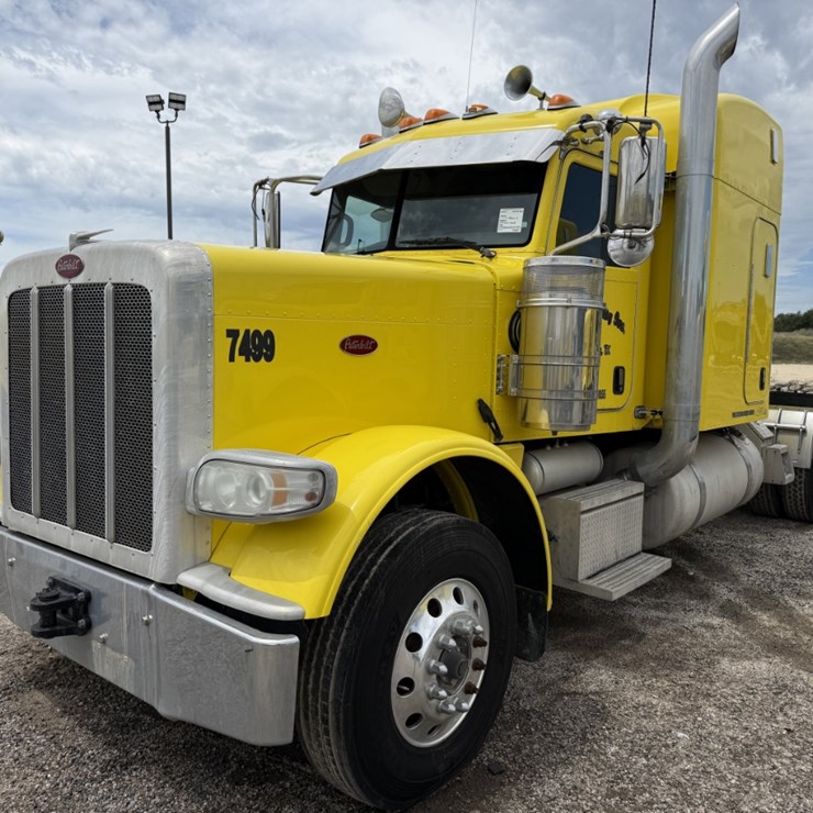 2014 PETERBILT 389