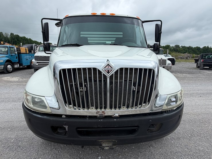 2005-international-durastar-4300-image-11