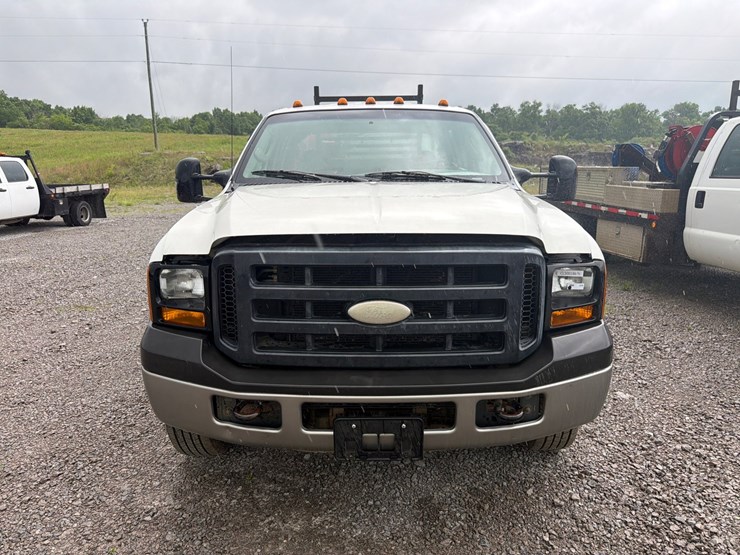 2006-ford-f350-image-2
