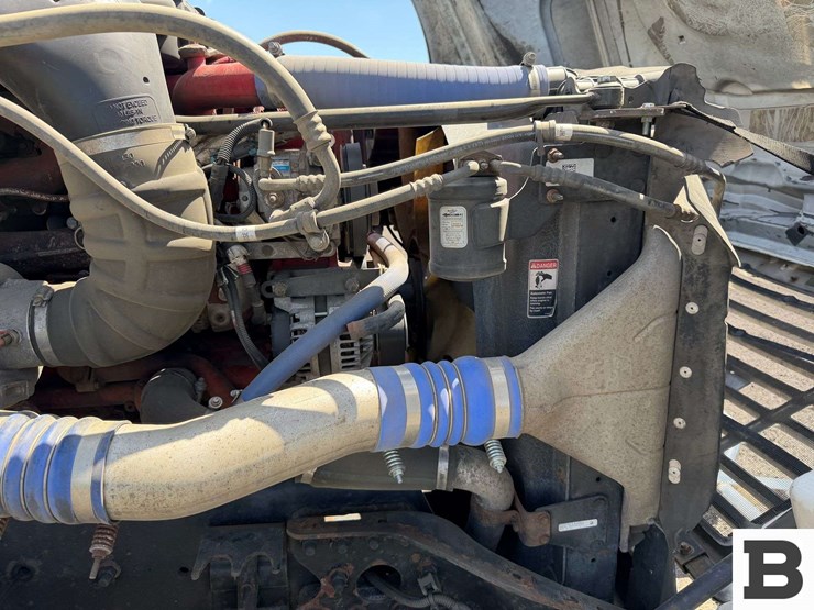 2016-freightliner-cascadia-125-image-52