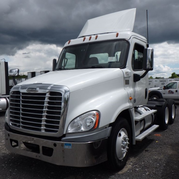 2019 FREIGHTLINER CASCADIA 125