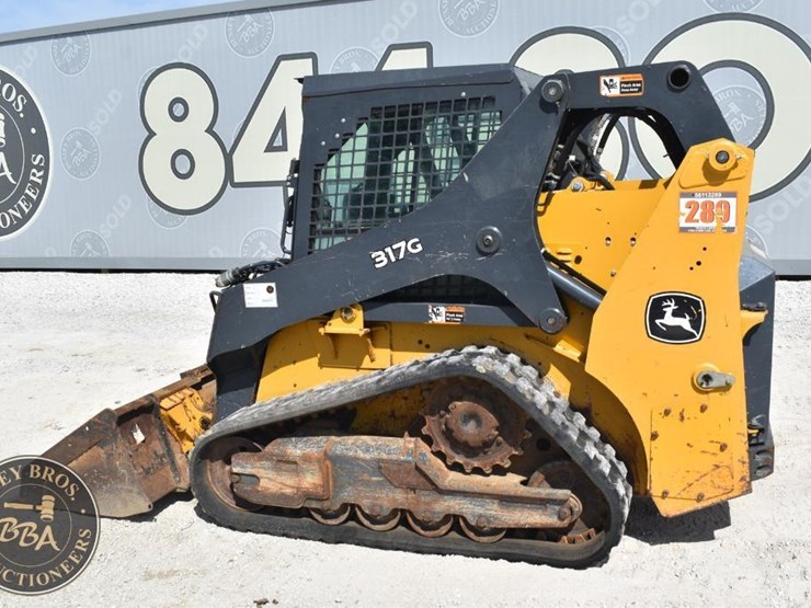 2019-deere-317g-42975-image-11