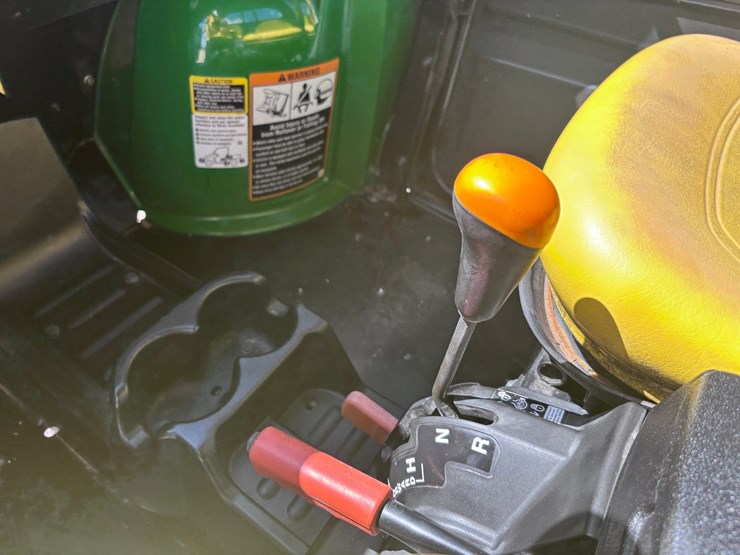 john-deere-gator-image-7