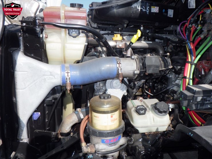 2019-freightliner-cascadia-113-image-19