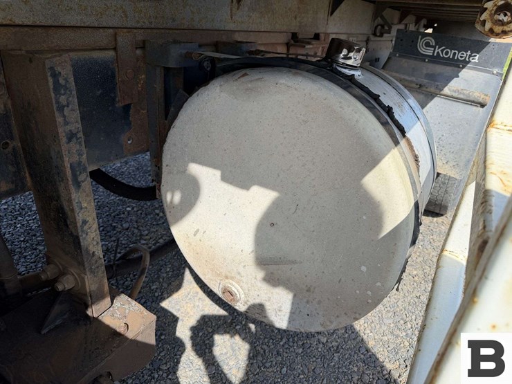 1990-peterbilt-377-image-13
