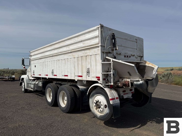 1989-freightliner-fld120-image-4