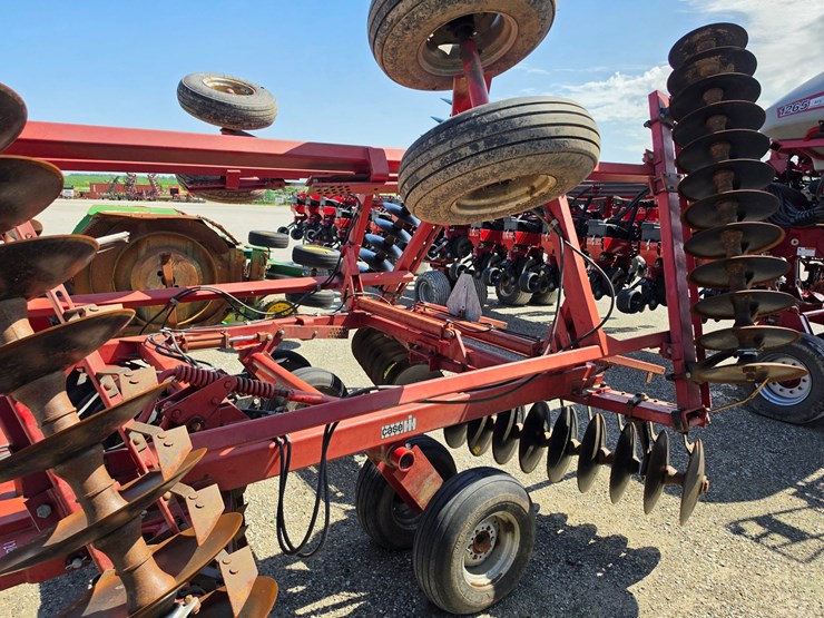 case-ih-3900-image-6
