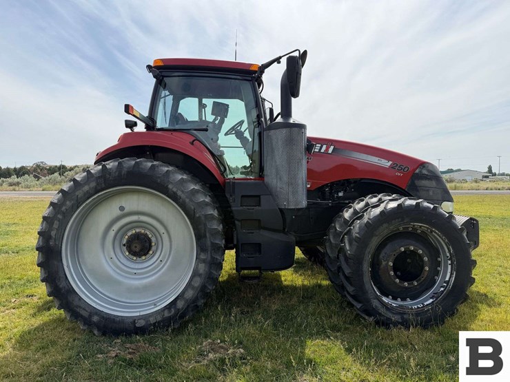2017-case-ih-magnum-250-cvt-image-8