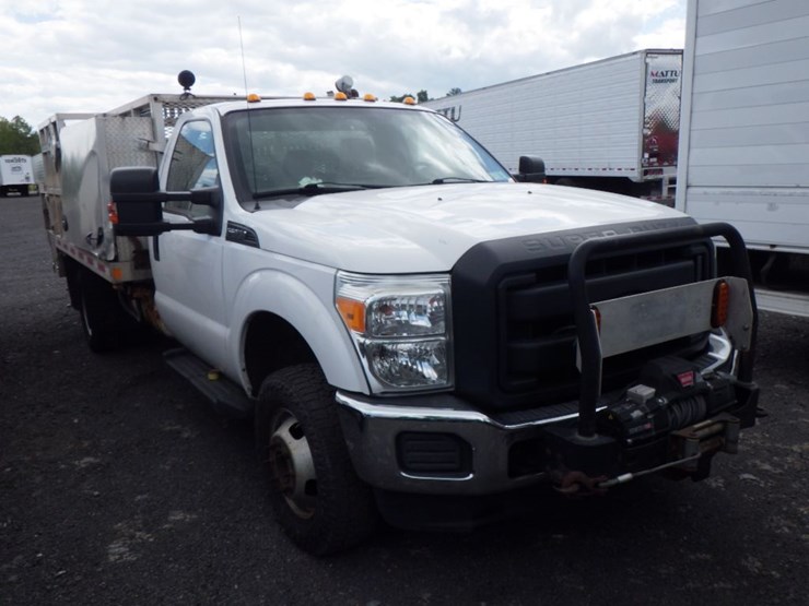 2016-ford-f350-xl-image-3