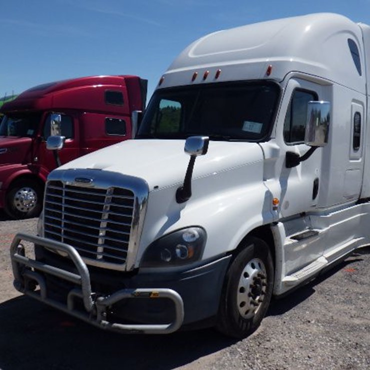 2017 FREIGHTLINER CASCADIA 125