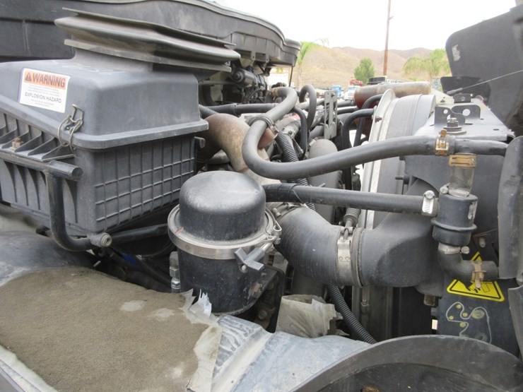 2012-international-durastar-4400-image-5