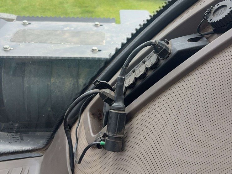 2013-john-deere-9510r-image-55