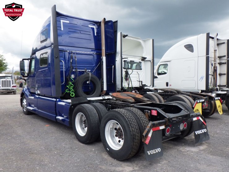 2022-volvo-vnl860-image-17