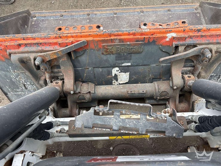 2021-bobcat-t64-image-26