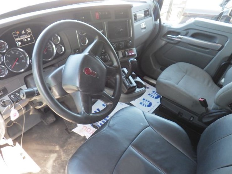 2016-kenworth-t680-image-19