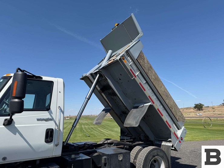 2009-international-workstar-7500-image-57