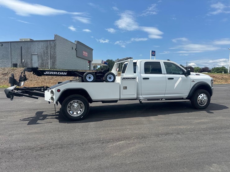 2026-dodge-ram-5500-image-9