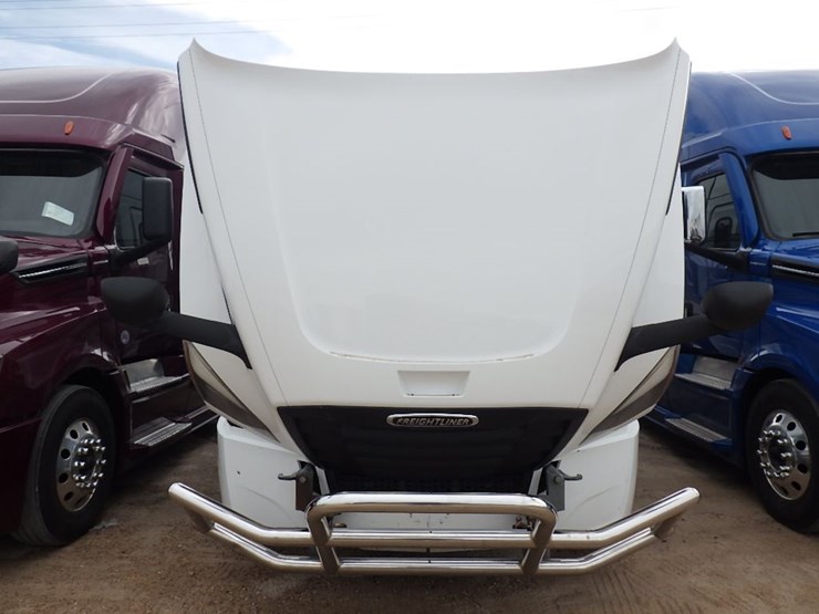 2022-freightliner-cascadia-126-image-28