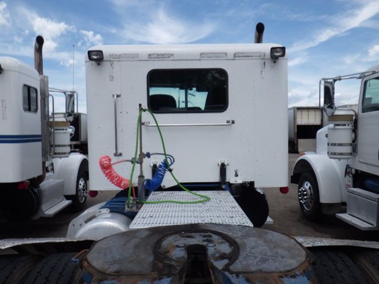 2013-peterbilt-367-image-11