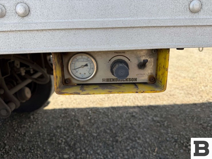 2002-utility-van-image-47