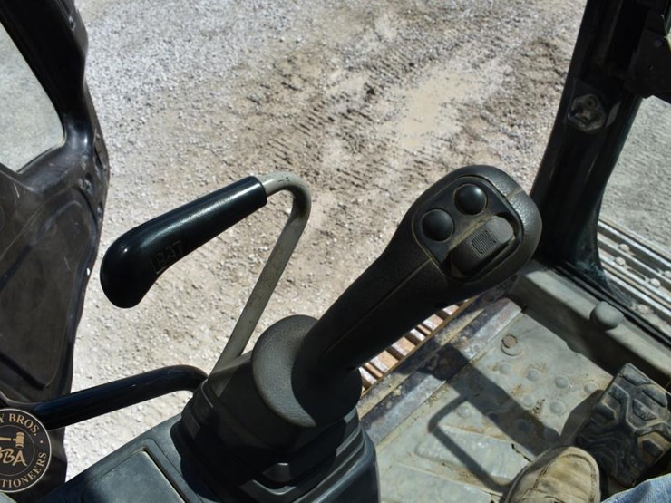 2005-caterpillar-320cl-image-63