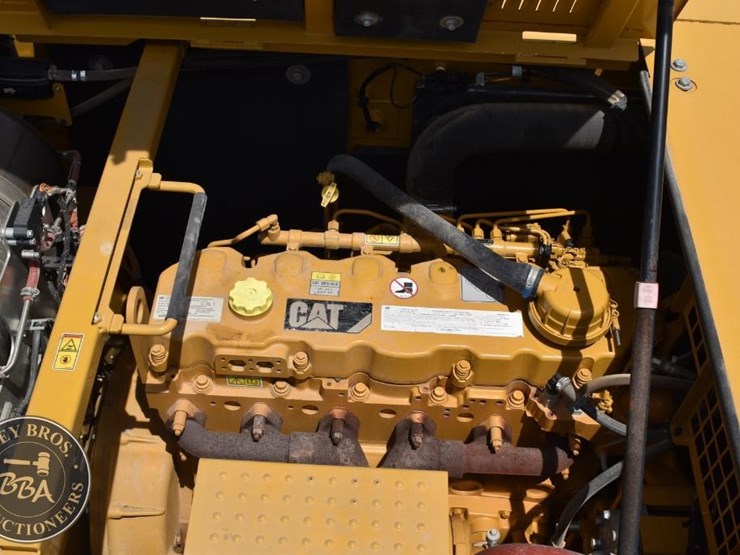 2019-caterpillar-336-image-45