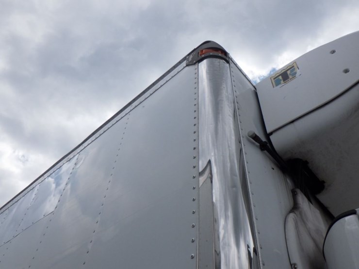 2020-freightliner-m2-106-image-5