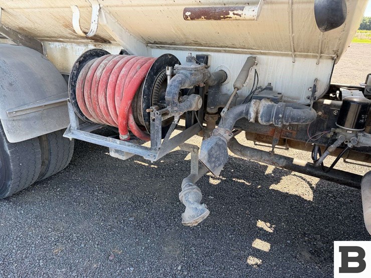 1990-mack-rd688s-image-39