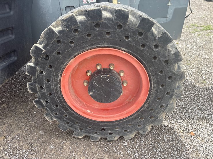 2019-skyjack-sj1056th-image-5
