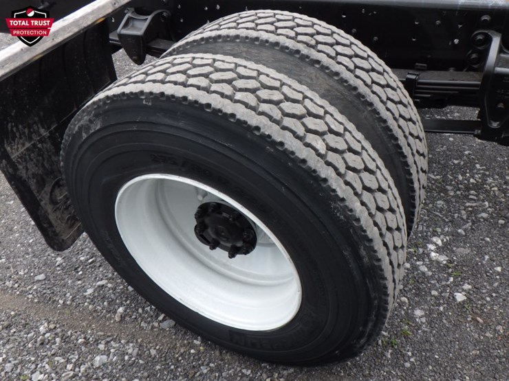2019-hino-338-image-7