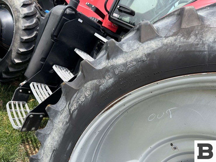 2011-case-ih-magnum-260-image-33