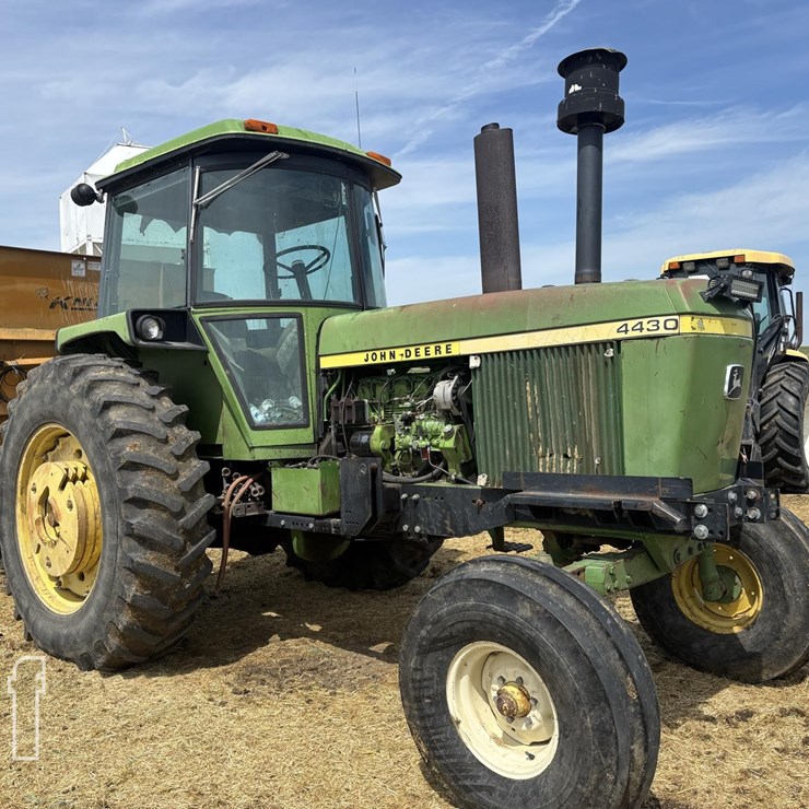 JOHN DEERE 4430