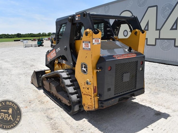 2019-deere-317g-image-5