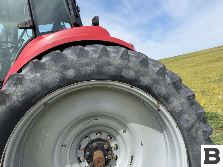2011-case-ih-magnum-260-image-32