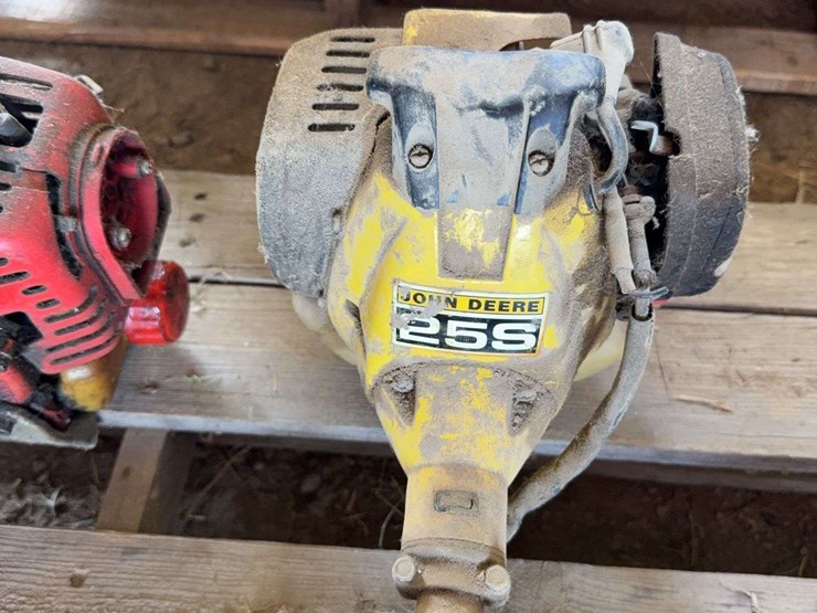 john-deere-weedeater-and-cub-cadet-weedeater-image-2