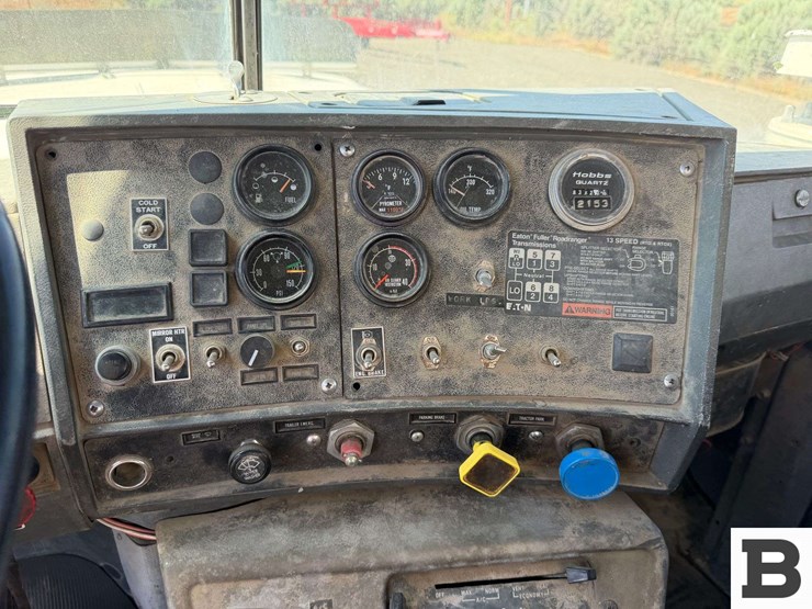 1990-mack-rd688s-image-65