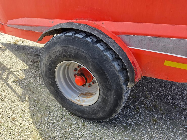 2014-kuhn-knight-vt168-image-7