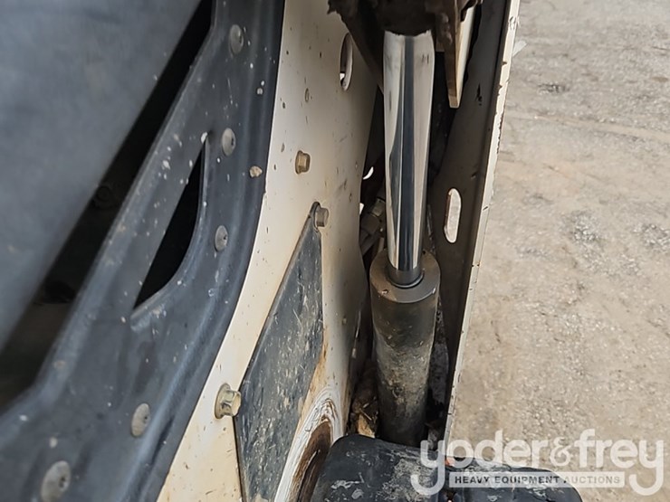 2014-bobcat-mt55-image-21