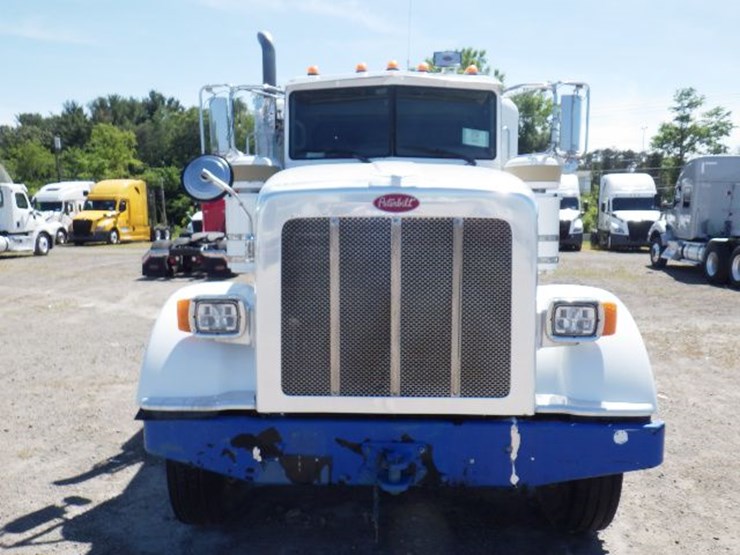 2013-peterbilt-367-image-2