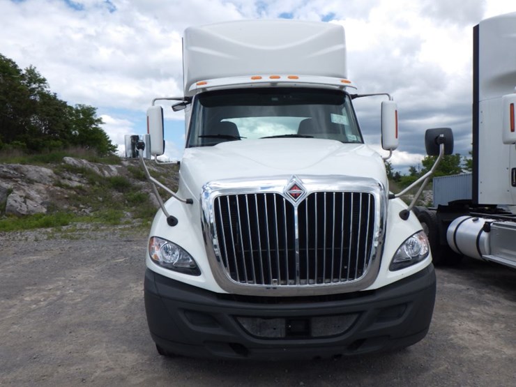 2016-international-prostar-image-2