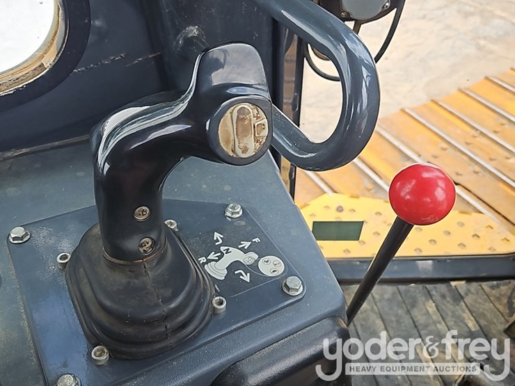 2019-deere-700k-image-25