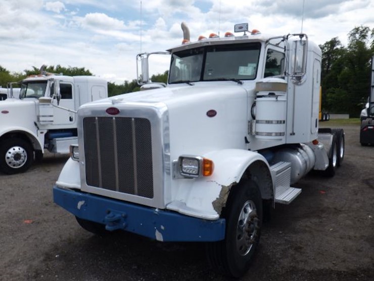 2012-peterbilt-367-image-1