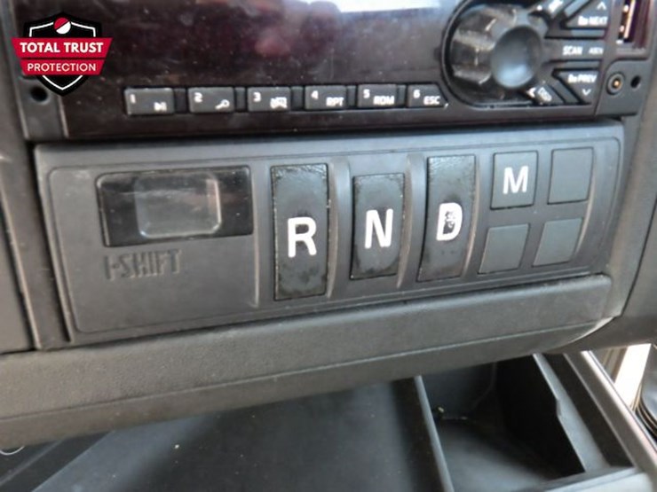 2021-volvo-vnr300-image-15