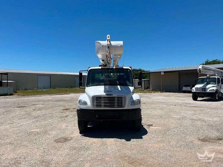 2016-freightliner-m2-106-image-3