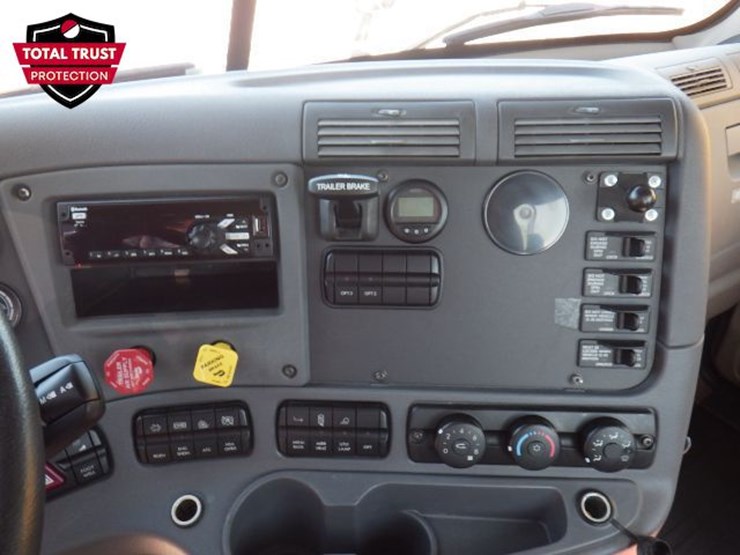 2020-freightliner-cascadia-125-image-17
