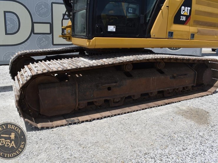 2019-caterpillar-336-image-28